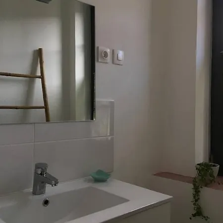 De 75 M2 Dans Maison Familiale Apartment